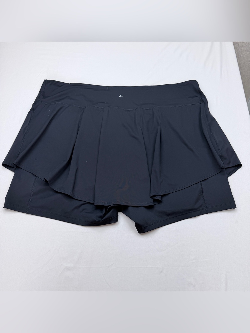 Old Navy Black Active Skort with Built-In Shorts - Picture 2 of 6